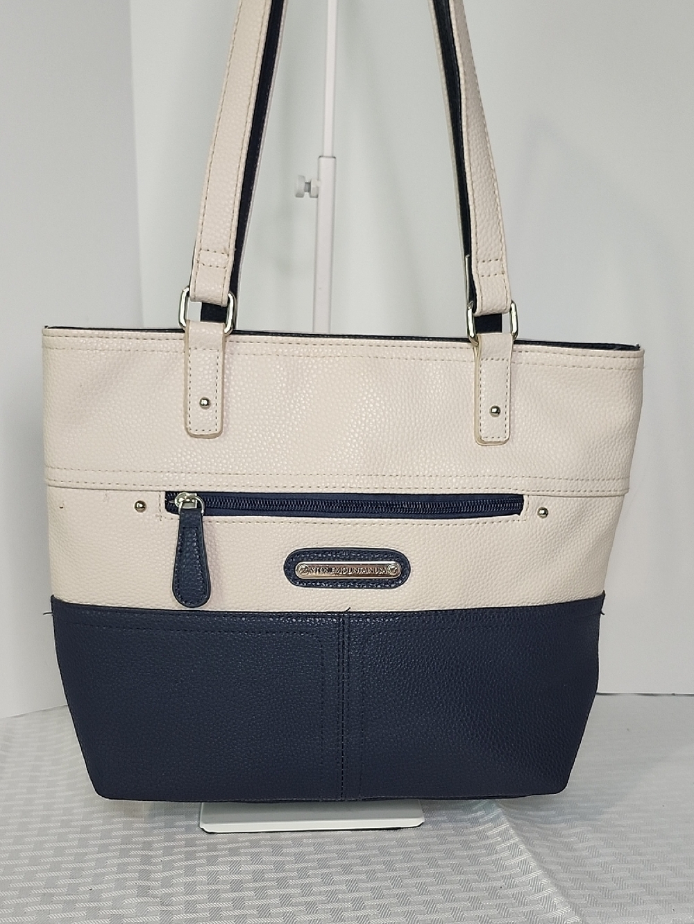 Stone Mountain  Navy & Cream Leather Shoulder Bag